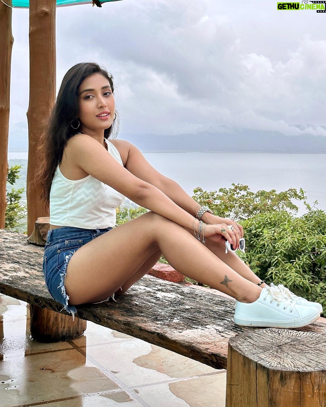 Priyamvada Kant Instagram - Don’t swipe to the last one 🤭
