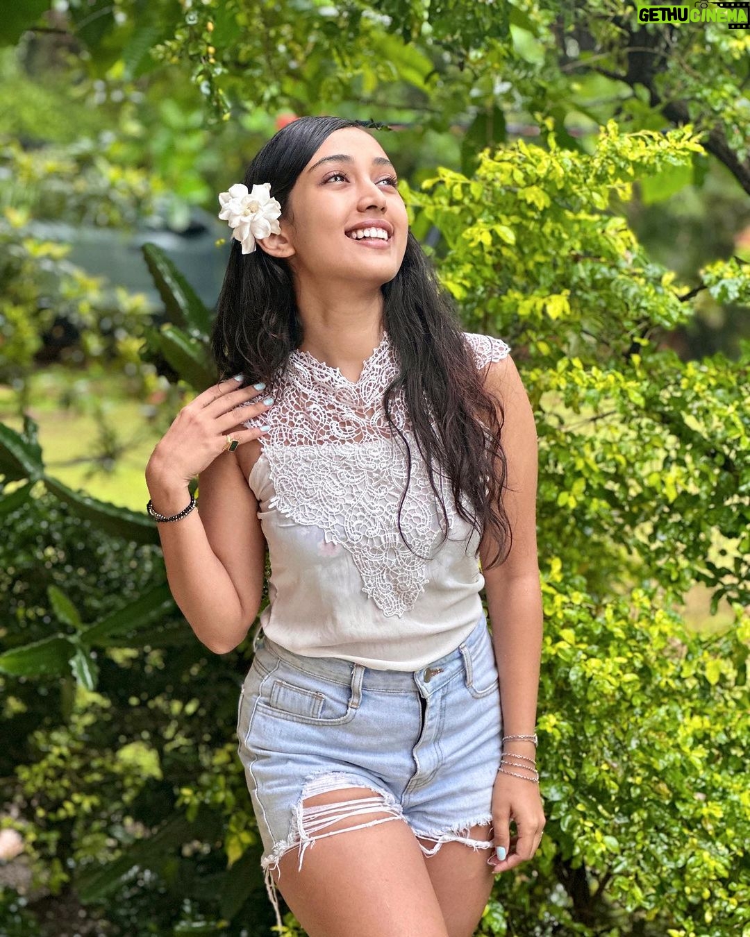 Priyamvada Kant Instagram - No make up just wake up🕊️🍀