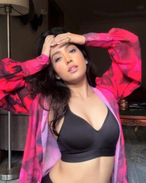 Priyamvada Kant Instagram - 🌺 velfie