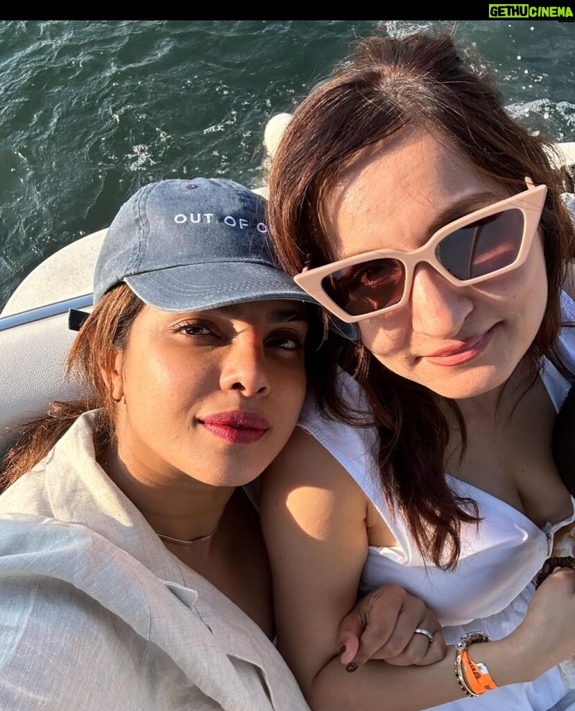 Priyanka Chopra Instagram - At a time when everything feels so uncertain .. I’m so grateful some things are a constant. @tam2cul you have not only been my best friend and confidant but my sister for more than 2 decades! Damn! Here’s to making so many more memories…. I love you and Happy Birthday Tamanna. Hope you are surrounded by all the love and joy u deserve. I miss you 😢❤️😘