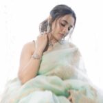 Priyanka Mohan Instagram – BTS🎥

#avrswarnamahaljewellers #thanksforallthelove

@avrswarnamahaljewellers 
🎥 @kiransa