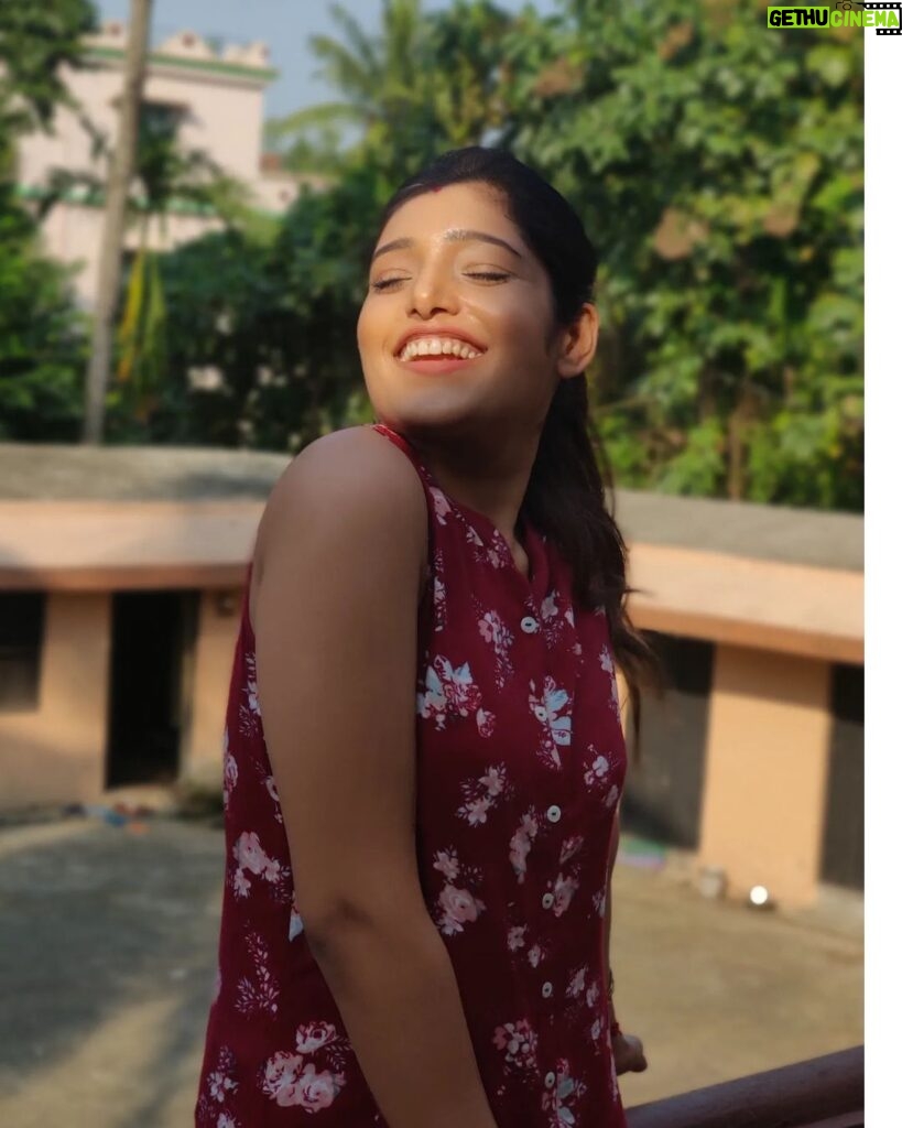 Priyanka Panigrahi Instagram - #gdmrngworld😘😘😍💕💕🙈❤️