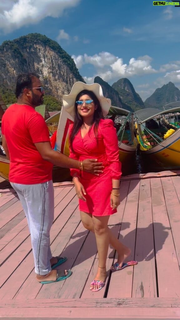 Priyanka Panigrahi Instagram - #aji kali kain udibule nana sara Prajapathi🫶🏻🫶🏻🫶🏻🫶🏻 #lovestatus #krabi #vacation mood on