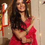 Priyanshi Yadav Instagram - 🕊️🌕🪕🪞इश्क़ मुबारक? 📸:- @vee4graphy606__ #instagram #post #beautiful #saari