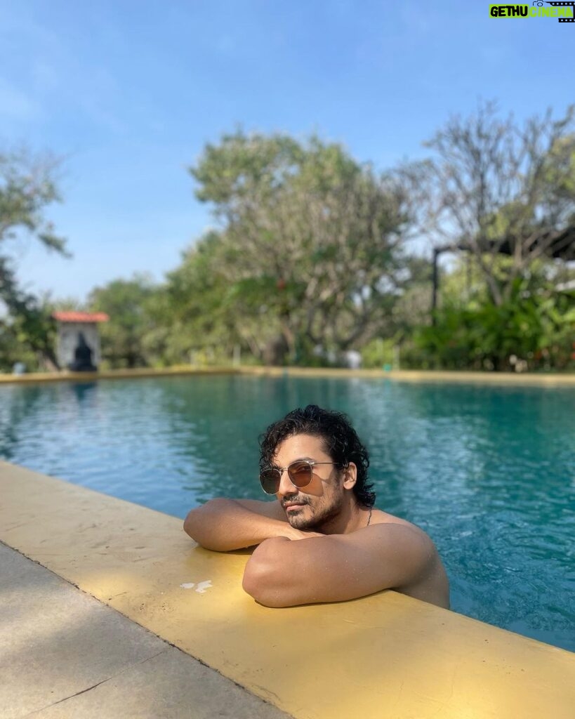 Priyanshu Painyuli Instagram - Basking on the Sun with some water energy 🔆 in a very peaceful n beautiful @toothmountainfarms.