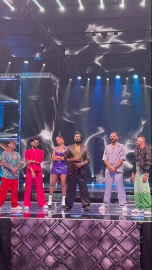 Punit Pathak Instagram - The fun begins. ❤️❤️❤️❤️❤️ #dancepluspro 😁😁 coming soon  @disneyplushotstar @starplus @framesproductioncompany @punitjpathakofficial @rahuldid @mohanshakti @sushantkhatri148 @tusharshetty95