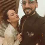 Punit Pathak Instagram - If you’re lucky enough to find a weirdo like this one, never let them go !!! Marry them and annoy them for the rest of your life The weirdo is ME 😬 @punitjpathakofficial Mumbai, Maharashtra