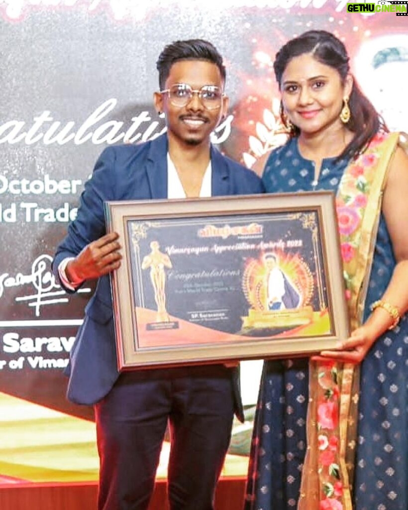 Punnagai Poo Gheetha Instagram - Congratulations to RJ Kishan for his well-deserved win at the Virmarsagan Appreciation Awards 2023 (Radio Announcer Minnal FM). It was an honor to personally present him with the award, & I wish him ongoing achievements & the very best in all his future endeavors! ⭐ @its_me_rj_kishan @spsaravanan_vimarsagan @minnalfm_malaysia
