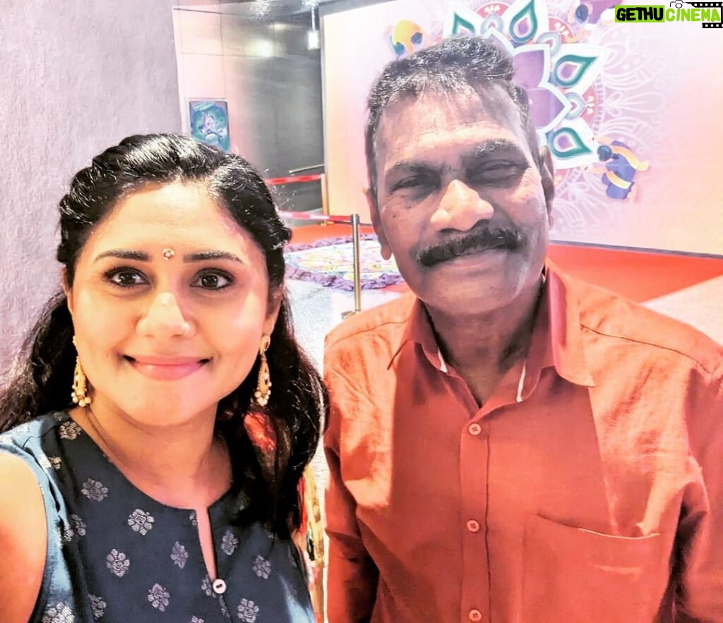 Punnagai Poo Gheetha Instagram - Nambu Ooru Staru ⭐ Mr. Chinnarasu started his career as a proofreader at Dinamani Daily in 1980, then went on to work as an editor at Malaysia Nanban, Dinamurasu, & Vaanampadi. He currently serves as the Sunday Nanban Editor. With 43 years of experience in journalism, Mr. Chinnarasu has been honored with 4 National Awards for Best Arts Columnist by the Malaysian Association of Journalists. He has received numerous prestigious awards, including the Maamani award, the Best Arts Reporter Award, & the Kalaithilagam & Kalaimamani awards. @chinnarasu7997