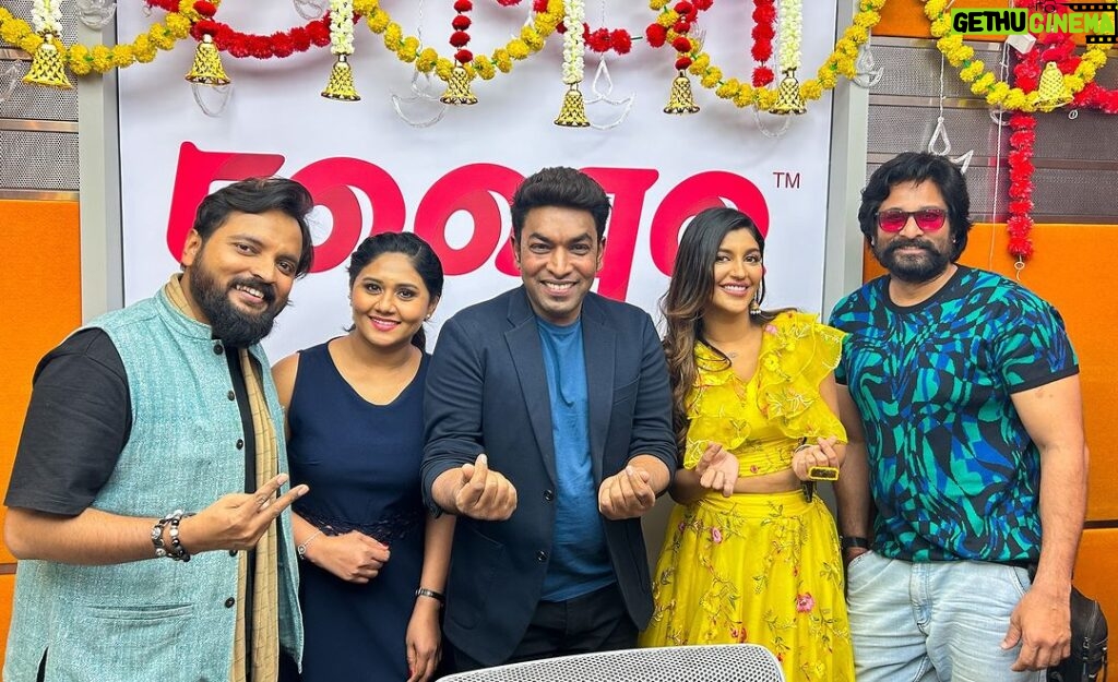 Punnagai Poo Gheetha Instagram - Thank you cast and crew of #SilaNodigal movie for joining us on #Hypermaalai and shared more about the movie.
