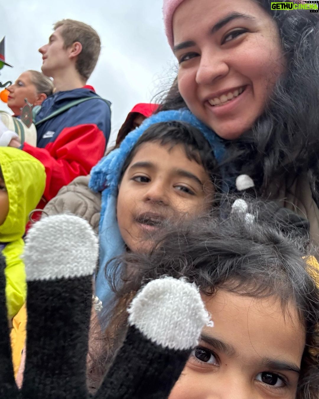 Raadhika Sarathkumar Instagram - Disneyland Paris, 2023. It truly is the happiest place on earth ✨ Thank you @gtholidays.in for the fabulous planning and execution ❤️ . . . . . #holiday #desinfluencer #eiffeltower #momlife #bakingwithkids #family #love #mommyblogger #southasianmom #siblings #momsofinstagram #indianmom #girlmom #southasianblogger #chennaibloggers #travelwithkids #paris #disneyland #disneylandparis
