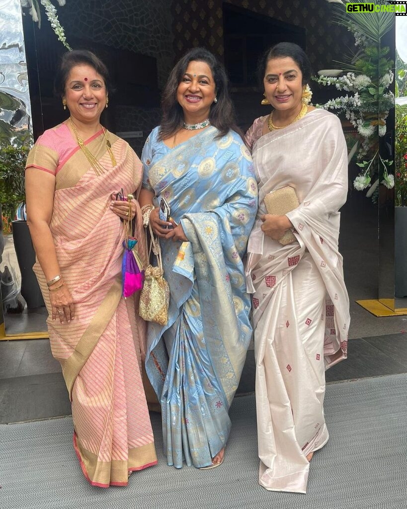 Raadhika Sarathkumar Instagram - Women power #80s #love #friends #actorslife at @radhanair_r daughters @karthika_nair9 wedding in Trivandrum ❤️❤️❤️❤️