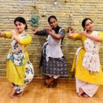 Rachana Narayanankutty Instagram - Guruvayoorappane Appan 🙏🏼 For the beautiful rendition of Sri @singeranoopsankar my girls @meerakrishna91 @sanchali_salil @saranyamuralii move in harmony! @srishtibyrachana #rachananarayanankutty #srishtibyrachana