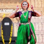 Rachana Narayanankutty Instagram - Thambala Nrutham by @rachananarayanankutty ♥️💫 Program : Sathyam Sivam Sundaram Kuchipudi Nattuvamela Location : Vaikom Mahadeva Temple @indian_classical_dancers_2021 @bhavaragam @dancephotography____ @kerala_classical_dance @chilanga___lover #rachananarayanankutty #kuchipudi #classicaldance #dancersoninstagram #dancelover #dancephotography #indianart #artistsoninstagram #dancer #actress #mollywood #malayali