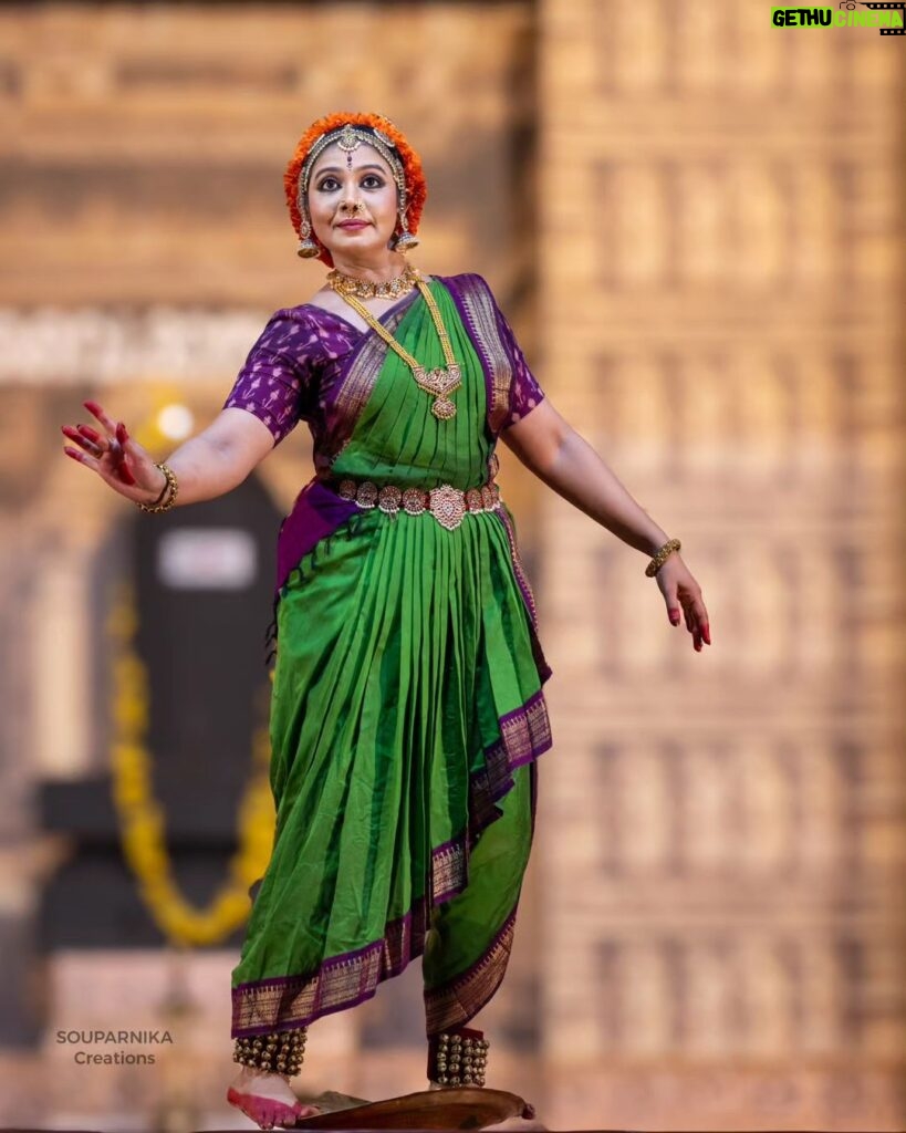 Rachana Narayanankutty Instagram - Kuchipudi Recital performed by actor and dancer Rachana Narayanankutty at Sree Vaikom Mahadeva Temple on the occasion of Vaikom Ashtami ✨️ @rachananarayanankutty . . . . . . . . . . . . . . . . . . . . . . . . . . . . . . . . #kuchipudi #performance #stageperformance #mollywood #celebrity #danceshoot #vaikom #ashtami #entekottayam #kottayam #souparnikacreations #canonphotography #canonr6 #canonr6photography #rachananarayanankutty