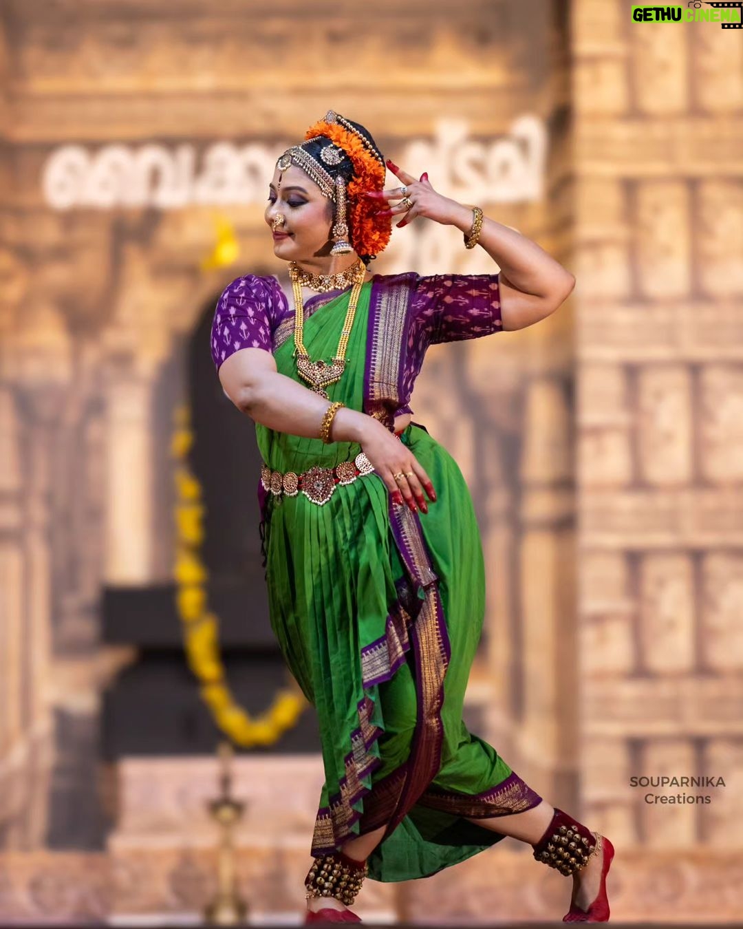 Rachana Narayanankutty Instagram - Kuchipudi Recital performed by actor and dancer Rachana Narayanankutty at Sree Vaikom Mahadeva Temple on the occasion of Vaikom Ashtami ✨️ @rachananarayanankutty . . . . . . . . . . . . . . . . . . . . . . . . . . . . . . . . #kuchipudi #performance #stageperformance #mollywood #celebrity #danceshoot #vaikom #ashtami #entekottayam #kottayam #souparnikacreations #canonphotography #canonr6 #canonr6photography #rachananarayanankutty