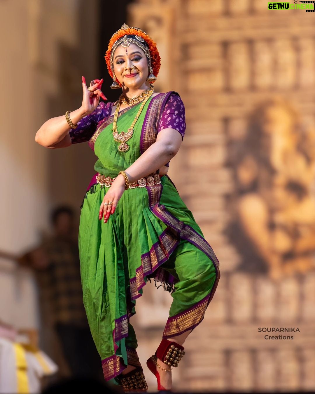 Rachana Narayanankutty Instagram - Kuchipudi Recital performed by actor and dancer Rachana Narayanankutty at Sree Vaikom Mahadeva Temple on the occasion of Vaikom Ashtami ✨️ @rachananarayanankutty . . . . . . . . . . . . . . . . . . . . . . . . . . . . . . . . #kuchipudi #performance #stageperformance #mollywood #celebrity #danceshoot #vaikom #ashtami #entekottayam #kottayam #souparnikacreations #canonphotography #canonr6 #canonr6photography #rachananarayanankutty