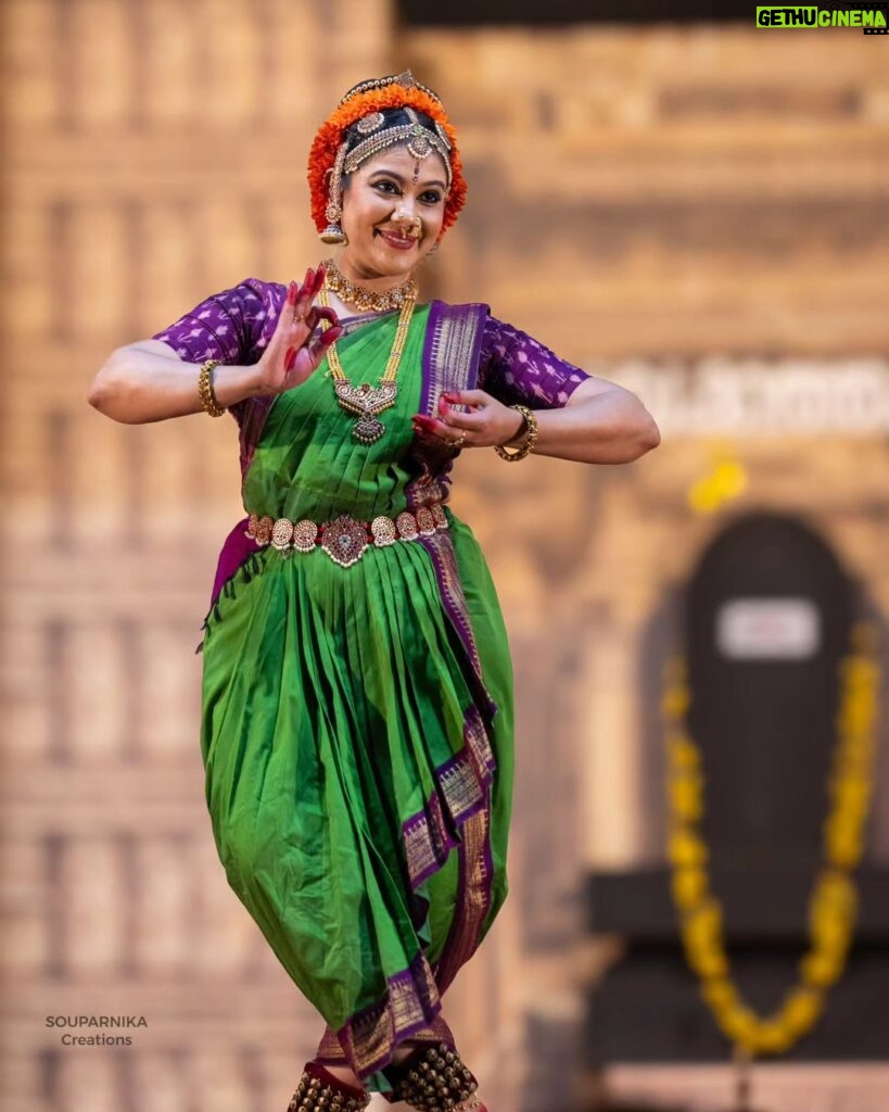 Rachana Narayanankutty Instagram - Kuchipudi Recital performed by actor and dancer Rachana Narayanankutty at Sree Vaikom Mahadeva Temple on the occasion of Vaikom Ashtami ✨️ @rachananarayanankutty . . . . . . . . . . . . . . . . . . . . . . . . . . . . . . . . #kuchipudi #performance #stageperformance #mollywood #celebrity #danceshoot #vaikom #ashtami #entekottayam #kottayam #souparnikacreations #canonphotography #canonr6 #canonr6photography #rachananarayanankutty