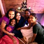 Rachana Narayanankutty Instagram - My Happiness 💙🌈🙏🏼 My little world 🤍 Happy children’s day from us @srishtibyrachana and Srishti’s Mukula Batch. Medha, Anjana, Aadhya, Jhanvi … I hope your art would mould you as a great human being. Much love ❤️ Missed you Vaiga, Vava, Paru and all tiny tots of Srishti. PC Thank you @gokuldas.ks #srishti #srishtibyrachana #mykids #mytreasure #dancer #dancerlife #rachananarayanankutty