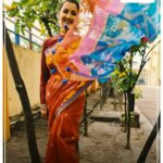 Rachna Banerjee Instagram - The fascinating Muslin in this deep orange hue is a beauty in its own right and will brighten up the days towards any occasion.This traditional weave of muslin originating from Bengal is almost glossy, silky and ultra-light and it's texture is renowned all over the world! 🌏Myth: Muslin originates from the Iragi city of Mosul.✅️সঠিক তথ্য: মসলিন শাড়ি আসলে বাংলার বয়ন শিল্পের ঐতিহ্য! 🛒#ShopNow from Rachna's Creation! 🟢শাড়ি টাইপ : রেশম সুতোর মসলিন শাড়ি 🙌🏻Care: Dry Clean 📲𝐖𝐡𝐚𝐭𝐬𝐚𝐩𝐩 𝐨𝐧 𝟗𝟖𝟑𝟏𝟎𝟑𝟓𝟔𝟔𝟕 𝐭𝐨 𝐨𝐫𝐝𝐞𝐫 # #Fashion #Saree #IndianAttire #EthnicWear #EthnicAttire #Traditional #Fashionista #Style #StayStylish #StayFashionable #StyleStatement #OrderNow #BuyNow #Entrepreneur #Shopping #OnlineShopping #silk #fashion #potd #ootd #ootdfashion #likeforlikes #lifestyle #india # #Instagram #muslin #Bengalfabric #Bengalweave #resham