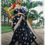 Rachna Banerjee Instagram - The Tanchoi Benarasi always defines the delicate intricacies hemmed with artistic tradition! নিজের কালেকশনে আজি সংগ্রহ করুন এই তাঞ্চই বেনারসী! #ShopNow from Rachna's Creation! 𝐖𝐡𝐚𝐭𝐬𝐚𝐩𝐩 𝐨𝐧 𝟗𝟖𝟑𝟏𝟎𝟑𝟓𝟔𝟔𝟕 𝐭𝐨 𝐨𝐫𝐝𝐞𝐫. #RachnaBanerjee #Fashion #Saree #IndianAttire #EthnicWear #EthnicAttire #Traditional #Fashionista #Style #StayStylish #StayFashionable #StyleStatement #OrderNow #BuyNow #Entrepreneur #Shopping #OnlineShopping #silk #fashion #potd #ootd #ootdfashion #lifestyle #india #benarasi #tanchoi #facebookpost #instagram #monday