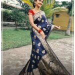 Rachna Banerjee Instagram - The Tanchoi Benarasi always defines the delicate intricacies hemmed with artistic tradition! নিজের কালেকশনে আজি সংগ্রহ করুন এই তাঞ্চই বেনারসী! #ShopNow from Rachna's Creation! 𝐖𝐡𝐚𝐭𝐬𝐚𝐩𝐩 𝐨𝐧 𝟗𝟖𝟑𝟏𝟎𝟑𝟓𝟔𝟔𝟕 𝐭𝐨 𝐨𝐫𝐝𝐞𝐫. #RachnaBanerjee #Fashion #Saree #IndianAttire #EthnicWear #EthnicAttire #Traditional #Fashionista #Style #StayStylish #StayFashionable #StyleStatement #OrderNow #BuyNow #Entrepreneur #Shopping #OnlineShopping #silk #fashion #potd #ootd #ootdfashion #lifestyle #india #benarasi #tanchoi #facebookpost #instagram #monday