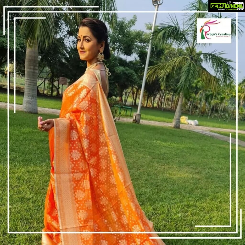 Rachna Banerjee Instagram - A classic Jamdani never goes out of fashion. Here's one in silk to level up your style game. 🌼 Grab this gorgeous 𝐒𝐢𝐥𝐤 𝐉𝐚𝐦𝐝𝐚𝐧𝐢 now! 𝐖𝐡𝐚𝐭𝐬𝐚𝐩𝐩 𝐨𝐧 𝟗𝟖𝟑𝟏𝟎𝟑𝟓𝟔𝟔𝟕 𝐭𝐨 𝐨𝐫𝐝𝐞𝐫. #RachnaBanerjee #RachnasCreation #actor #entrepreneur #Fashion #Saree #fashion #saree #womenswear #Wednesday #WowWednesday #shopnow #ordernow #buynow #Silk #Jamdani #Heritage #traditional #ethnicwear #ethnicfashion #indianwear #traditionalattire #indianattire #Bengal #WeavesOfBengal #POTD #OOTD #Fashionista #styling #photography #Shopping