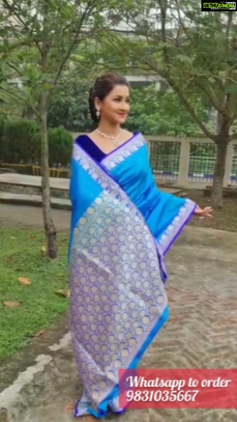 Rachna Banerjee Instagram - A Benarasi never goes out of fashion. Grab this gorgeous ๐๐๐ง๐๐ก๐ฎ๐ข ๐๐๐ง๐๐ซ๐๐ฌ๐ข ๐ฌ๐๐ซ๐๐ from Varanasi curated exclusively by Rachna's Creation! ๐๐ก๐๐ญ๐ฌ๐๐ฉ๐ฉ ๐จ๐ง ๐๐๐๐๐๐๐๐๐๐ ๐ญ๐จ ๐จ๐ซ๐๐๐ซ. #RachnaBanerjee #RachnasCreation #actor #entrepreneur #Fashion #Saree #WeddingCollection #fashion #saree #womenswear #kolkata #mumbai #delhi #chennai #bangalore #hyderabad #shopnow #ordernow #buynow #Benarasi #Varanasi