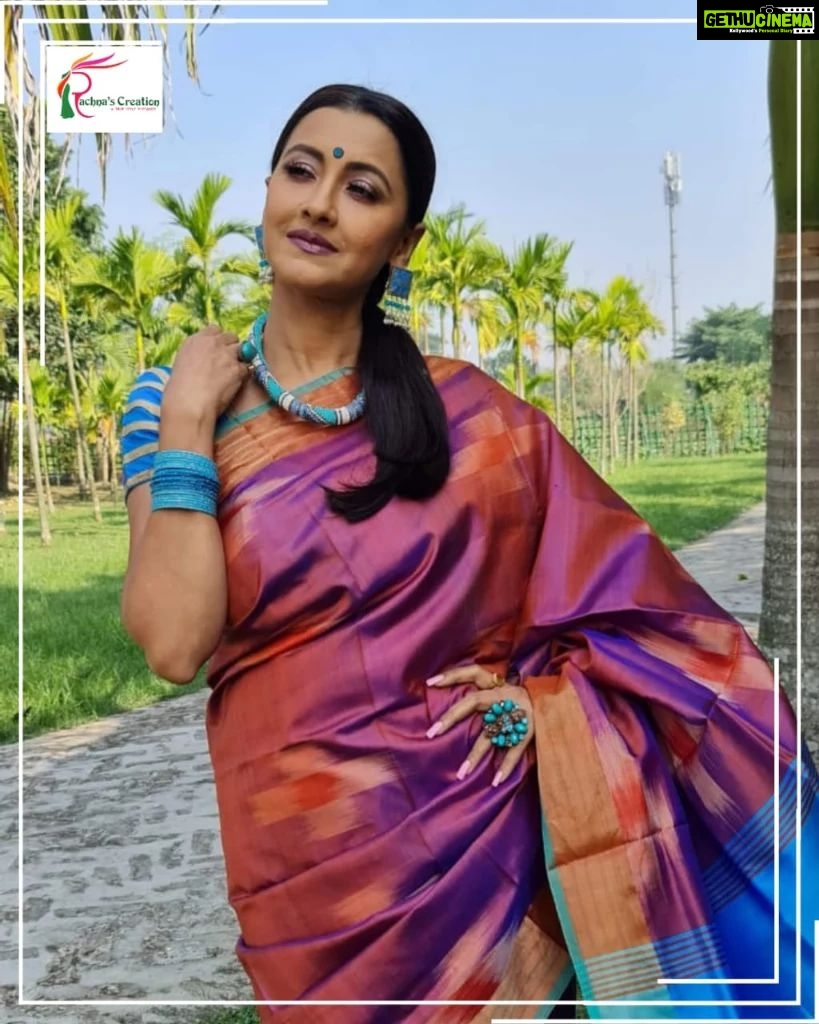 Rachna Banerjee Instagram - Exquisite elegance meets stunning prints. Embrace the rich and graceful of 𝐏𝐮𝐫𝐞 𝐊𝐚𝐭𝐚𝐧 𝐒𝐢𝐥𝐤 𝐰𝐢𝐭𝐡 𝐈𝐤𝐤𝐚𝐭 𝐏𝐫𝐢𝐧𝐭 curated exclusively by Rachna's Creation! 𝐖𝐡𝐚𝐭𝐬𝐚𝐩𝐩 𝐨𝐧 𝟗𝟖𝟑𝟏𝟎𝟑𝟓𝟔𝟔𝟕 𝐭𝐨 𝐨𝐫𝐝𝐞𝐫. #RachnaBanerjee #RachnasCreation #actor #entrepreneur #Fashion #Saree #WeddingCollection #fashion #saree #womenswear #kolkata #mumbai #delhi #chennai #bangalore #hyderabad #joy #KatanSilk #Silk #IndianWeaves #WeavesOfIndia #IndianAttire #KatanSilk #IkkatPrint