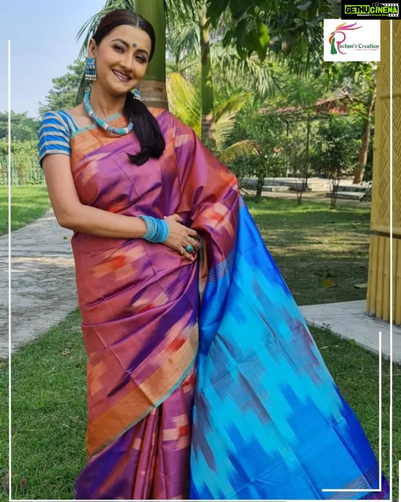 Rachna Banerjee Instagram - Exquisite elegance meets stunning prints. Embrace the rich and graceful of 𝐏𝐮𝐫𝐞 𝐊𝐚𝐭𝐚𝐧 𝐒𝐢𝐥𝐤 𝐰𝐢𝐭𝐡 𝐈𝐤𝐤𝐚𝐭 𝐏𝐫𝐢𝐧𝐭 curated exclusively by Rachna's Creation! 𝐖𝐡𝐚𝐭𝐬𝐚𝐩𝐩 𝐨𝐧 𝟗𝟖𝟑𝟏𝟎𝟑𝟓𝟔𝟔𝟕 𝐭𝐨 𝐨𝐫𝐝𝐞𝐫. #RachnaBanerjee #RachnasCreation #actor #entrepreneur #Fashion #Saree #WeddingCollection #fashion #saree #womenswear #kolkata #mumbai #delhi #chennai #bangalore #hyderabad #joy #KatanSilk #Silk #IndianWeaves #WeavesOfIndia #IndianAttire #KatanSilk #IkkatPrint