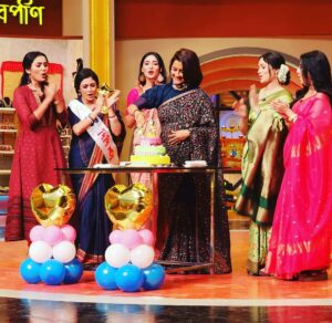 Rachna Banerjee Instagram - Today was a big day...
Completed 500 episode of Didi No 1 SEASON 9
Thank you Almighty for showering me with so much of love n blessings 
Thanks to my fans for your support  and good wishes.

#RachnaBanerjee #actress #entrepreneur #didino1 #zeebangla #zeetv #love #fans #popular #bond #show #instagood #instadaily #instagram #instalike #likesforlike #like #likeforfollow #likes #followforfollowback #follow #memories
