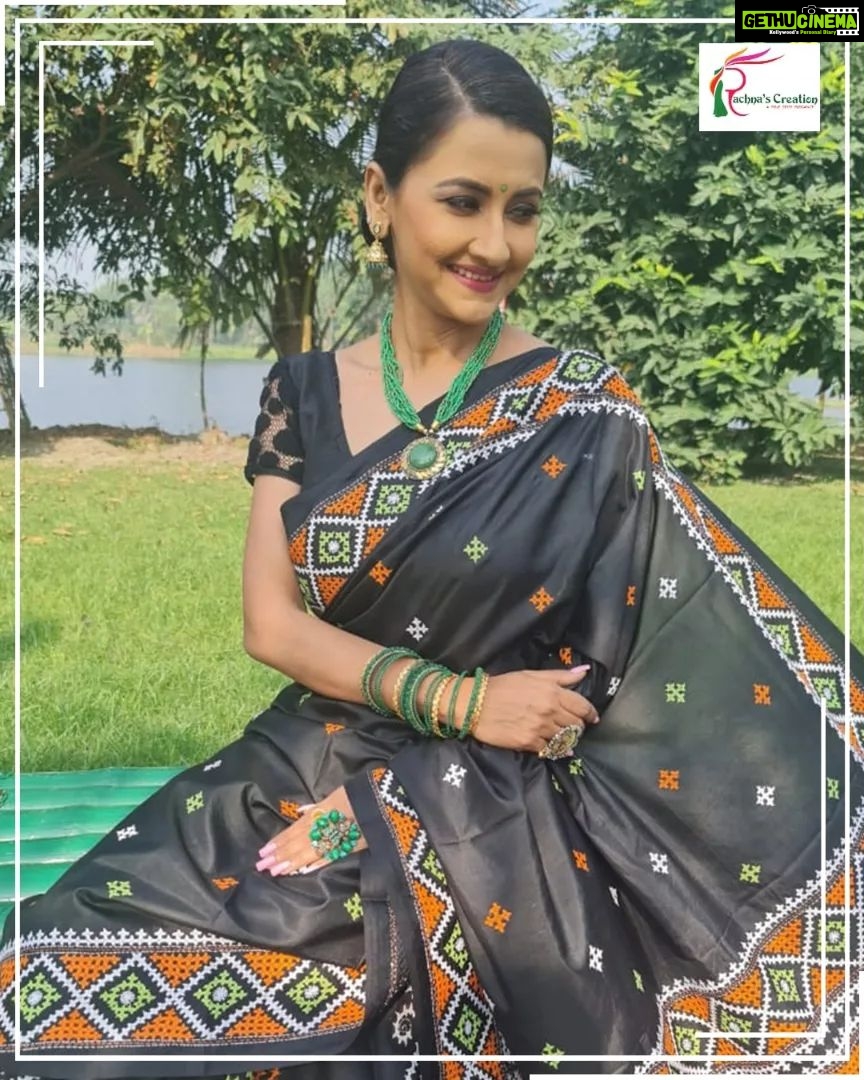 Rachna Banerjee Instagram - Exquisite elegance meets intricate craftsmanship. Embrace the rich heritage and grace of embroidery! Grab this gorgeous 𝐊𝐚𝐭𝐚𝐧 𝐒𝐢𝐥𝐤 𝐰𝐢𝐭𝐡 𝐢𝐧𝐭𝐫𝐢𝐜𝐚𝐭𝐞 𝐆𝐮𝐣𝐫𝐚𝐭𝐢 𝐒𝐭𝐢𝐭𝐜𝐡! 𝐖𝐡𝐚𝐭𝐬𝐚𝐩𝐩 𝐨𝐧 𝟗𝟖𝟑𝟏𝟎𝟑𝟓𝟔𝟔𝟕 𝐭𝐨 𝐨𝐫𝐝𝐞𝐫. #RachnaBanerjee #RachnasCreation #actor #entrepreneur #Fashion #Saree #WeddingCollection #fashion #saree #womenswear #kolkata #mumbai #delhi #chennai #bangalore #hyderabad #joy #KatanSilk #Silk #IndianWeaves #WeavesOfIndia #IndianAttire #GujratiStitch #Embroidery