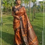 Rachna Banerjee Instagram – Crafted from silk cocoons, a Gicha silk is a classic weave that is a must in every wardrobe. Grab this exquisite 𝐆𝐢𝐜𝐡𝐚 𝐓𝐮𝐬𝐬𝐚𝐫 𝐒𝐚𝐫𝐞𝐞 curated by Rachna’s Creation today!
𝐖𝐡𝐚𝐭𝐬𝐚𝐩𝐩 𝐨𝐧 𝟗𝟖𝟑𝟏𝟎𝟑𝟓𝟔𝟔𝟕 𝐭𝐨 𝐨𝐫𝐝𝐞𝐫.

#RachnaBanerjee #RachnasCreation #actor #entrepreneur #Fashion #Saree  #WeddingCollection #fashion #saree #womenswear #kolkata #mumbai #delhi #chennai #bangalore #hyderabad #joy #Gicha #Silk #IndianWeaves #WeavesOfIndia #IndianAttire #Classics #Tussar