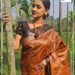 Rachna Banerjee Instagram – Crafted from silk cocoons, a Gicha silk is a classic weave that is a must in every wardrobe. Grab this exquisite 𝐆𝐢𝐜𝐡𝐚 𝐓𝐮𝐬𝐬𝐚𝐫 𝐒𝐚𝐫𝐞𝐞 curated by Rachna’s Creation today!
𝐖𝐡𝐚𝐭𝐬𝐚𝐩𝐩 𝐨𝐧 𝟗𝟖𝟑𝟏𝟎𝟑𝟓𝟔𝟔𝟕 𝐭𝐨 𝐨𝐫𝐝𝐞𝐫.

#RachnaBanerjee #RachnasCreation #actor #entrepreneur #Fashion #Saree  #WeddingCollection #fashion #saree #womenswear #kolkata #mumbai #delhi #chennai #bangalore #hyderabad #joy #Gicha #Silk #IndianWeaves #WeavesOfIndia #IndianAttire #Classics #Tussar