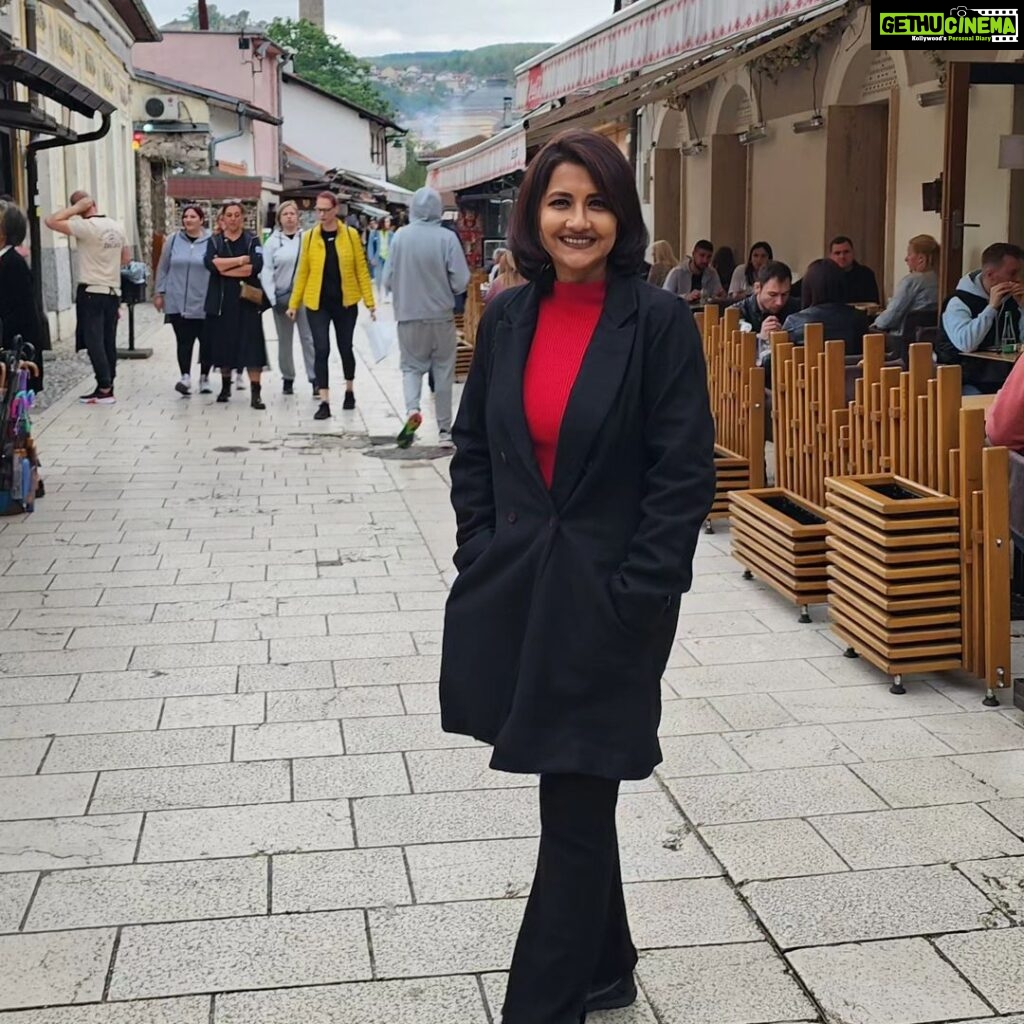 Rachna Banerjee Instagram - BOSNIA HERZEGOVNIA Vacation with friends... My collection of moments #RachnaBanerjee #entrepreneur #travel #instapostoftheday #instadaily #instagram #europe #funtime #memories #friends #lovefortravel #bosniaandherzegovina #lovethenature🍃🍂🌿🌳😍 #vacation🌴 #vacationmode
