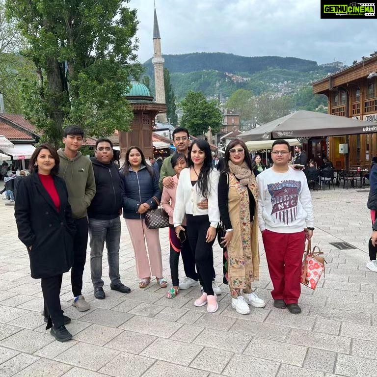 Rachna Banerjee Instagram - BOSNIA HERZEGOVNIA Vacation with friends... My collection of moments #RachnaBanerjee #entrepreneur #travel #instapostoftheday #instadaily #instagram #europe #funtime #memories #friends #lovefortravel #bosniaandherzegovina #lovethenature🍃🍂🌿🌳😍 #vacation🌴 #vacationmode