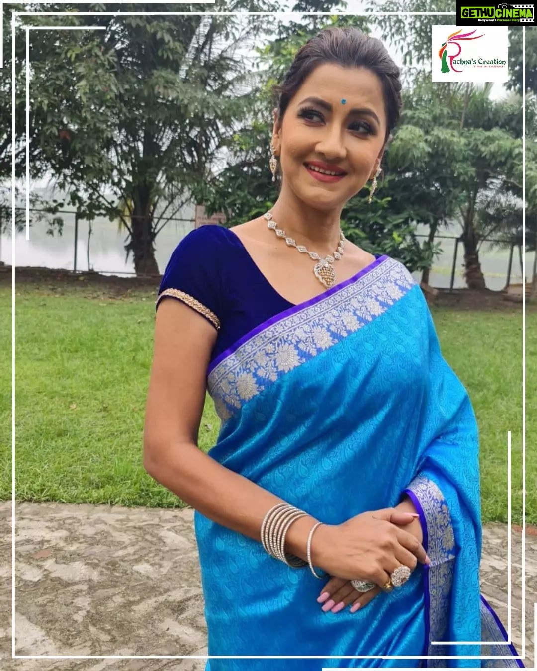 Rachna Banerjee Instagram - A Benarasi never goes out of fashion. Grab this gorgeous ๐๐๐ง๐๐ก๐ฎ๐ข ๐๐๐ง๐๐ซ๐๐ฌ๐ข ๐ฌ๐๐ซ๐๐ from Varanasi curated exclusively by Rachna's Creation! ๐๐ก๐๐ญ๐ฌ๐๐ฉ๐ฉ ๐จ๐ง ๐๐๐๐๐๐๐๐๐๐ ๐ญ๐จ ๐จ๐ซ๐๐๐ซ. #RachnaBanerjee #RachnasCreation #actor #entrepreneur #Fashion #Saree #WeddingCollection #fashion #saree #womenswear #kolkata #mumbai #delhi #chennai #bangalore #hyderabad #shopnow #ordernow #buynow #Benarasi #Varanasi