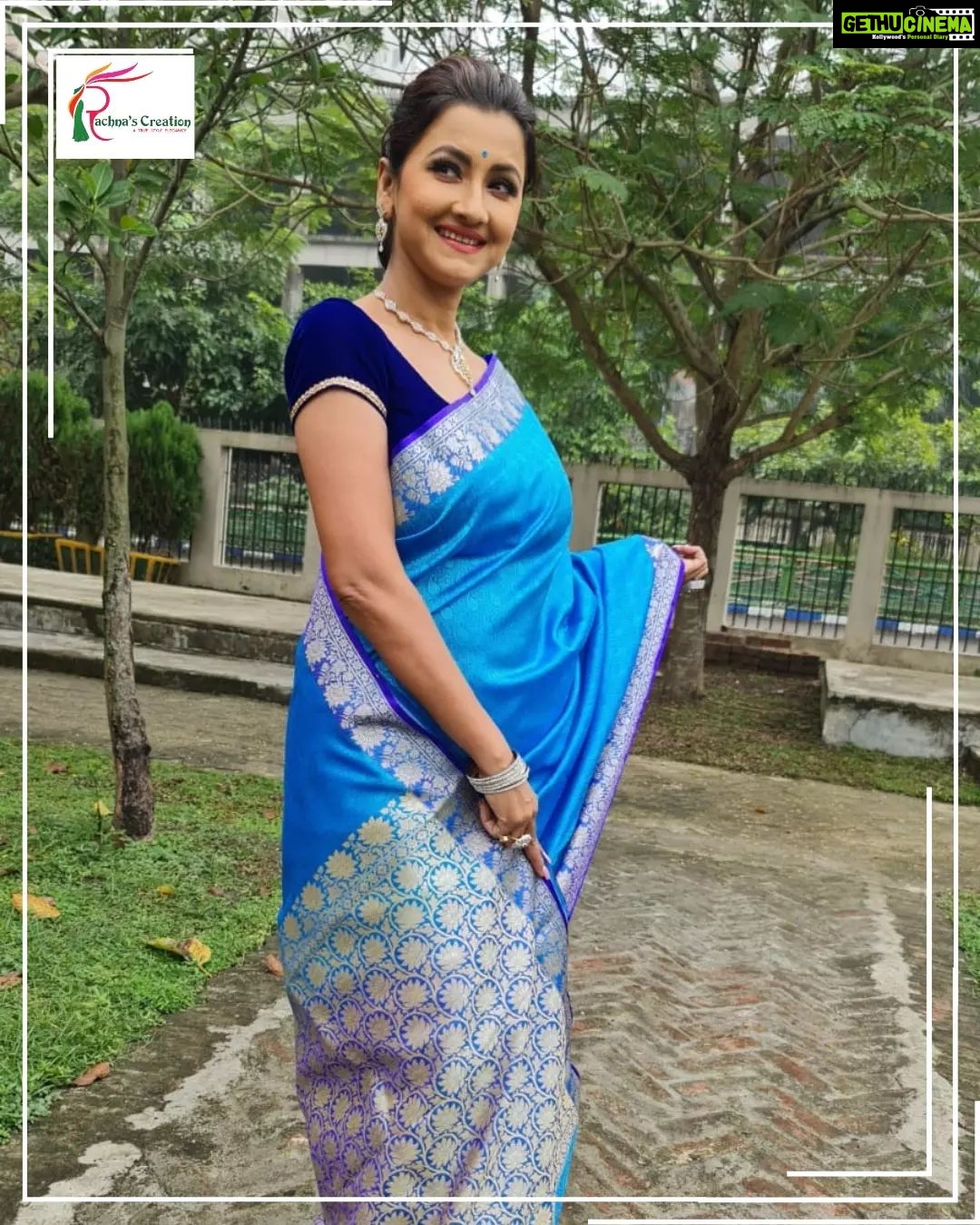 Rachna Banerjee Instagram - A Benarasi never goes out of fashion. Grab this gorgeous ๐๐๐ง๐๐ก๐ฎ๐ข ๐๐๐ง๐๐ซ๐๐ฌ๐ข ๐ฌ๐๐ซ๐๐ from Varanasi curated exclusively by Rachna's Creation! ๐๐ก๐๐ญ๐ฌ๐๐ฉ๐ฉ ๐จ๐ง ๐๐๐๐๐๐๐๐๐๐ ๐ญ๐จ ๐จ๐ซ๐๐๐ซ. #RachnaBanerjee #RachnasCreation #actor #entrepreneur #Fashion #Saree #WeddingCollection #fashion #saree #womenswear #kolkata #mumbai #delhi #chennai #bangalore #hyderabad #shopnow #ordernow #buynow #Benarasi #Varanasi