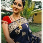 Rachna Banerjee Instagram - The Tanchoi Benarasi always defines the delicate intricacies hemmed with artistic tradition! নিজের কালেকশনে আজি সংগ্রহ করুন এই তাঞ্চই বেনারসী! #ShopNow from Rachna's Creation! 𝐖𝐡𝐚𝐭𝐬𝐚𝐩𝐩 𝐨𝐧 𝟗𝟖𝟑𝟏𝟎𝟑𝟓𝟔𝟔𝟕 𝐭𝐨 𝐨𝐫𝐝𝐞𝐫. #RachnaBanerjee #Fashion #Saree #IndianAttire #EthnicWear #EthnicAttire #Traditional #Fashionista #Style #StayStylish #StayFashionable #StyleStatement #OrderNow #BuyNow #Entrepreneur #Shopping #OnlineShopping #silk #fashion #potd #ootd #ootdfashion #lifestyle #india #benarasi #tanchoi #facebookpost #instagram #monday