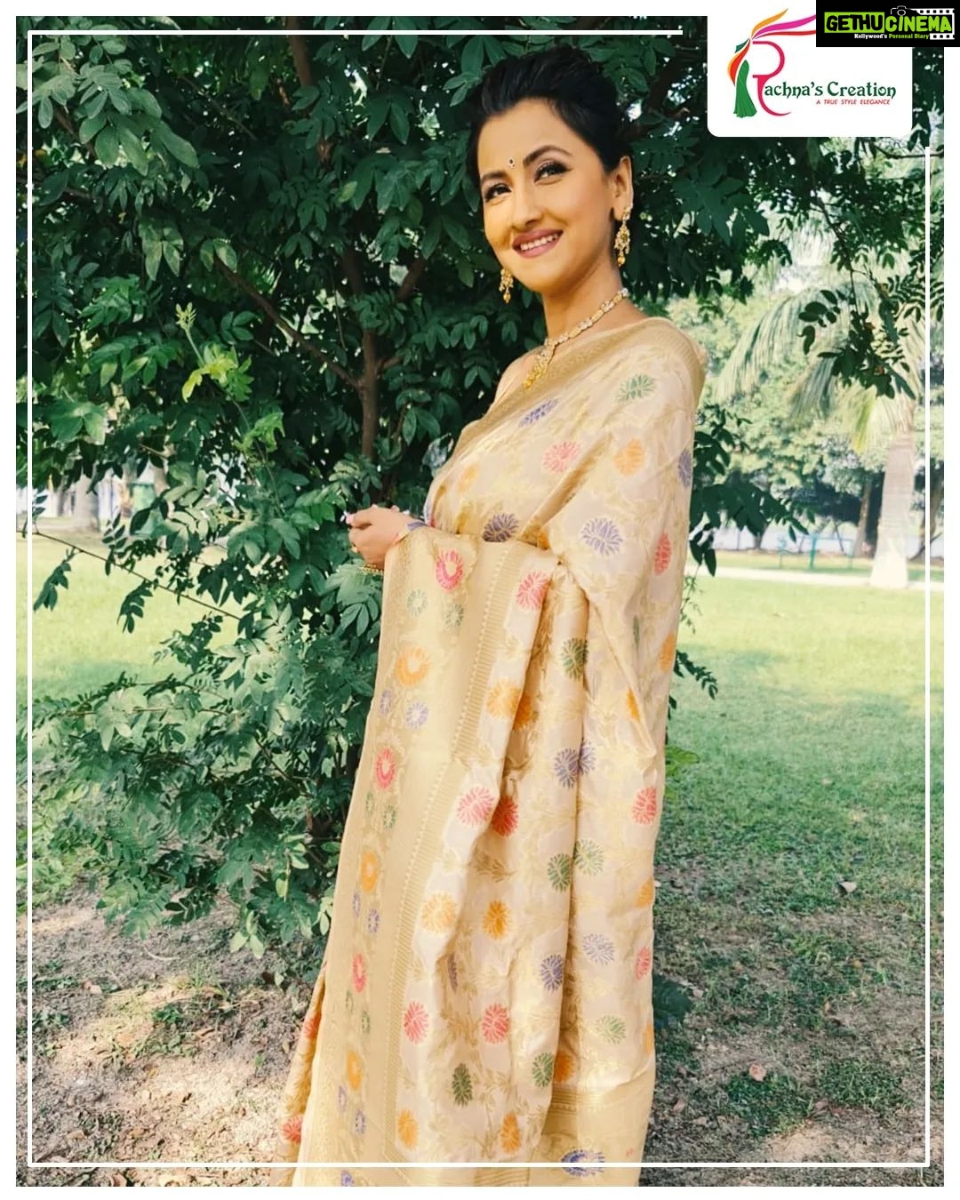 Rachna Banerjee Instagram - The intricate Katan Benarasi is surely a show stopper for its rich weave and gorgeous thread work made out of pure silk threads. A #MUSTBUY!! π’ΰ¦Άΰ¦Ύΰ§ΰ§ ΰ¦ΰ¦Ύΰ¦ΰ¦ͺ : ΰ¦ΰ¦Ύΰ¦€ΰ¦Ύΰ¦¨ বΰ§ΰ¦¨ΰ¦Ύΰ¦°ΰ¦Έΰ§ সিলΰ§ΰ¦ ΰ¦Άΰ¦Ύΰ§ΰ§ π#ShopNow from Rachna's Creation! ππ»Care: dry wash π²ππ‘πππ¬ππ©π© π¨π§ ππππππππππ ππ¨ π¨π«πππ« #RachnaBanerjee #Fashion #katansilk #katanbenarasi #Saree #IndianAttire #EthnicWear #EthnicAttire #Traditional #Fashionista #Style #StayStylish #StayFashionable #StyleStatement #OrderNow #BuyNow #Entrepreneur #Shopping #OnlineShopping #fashion #potd #ootd #ootdfashion #likeforlikes #lifestyle #india #facebookpost #Instagram