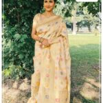 Rachna Banerjee Instagram - The intricate Katan Benarasi is surely a show stopper for its rich weave and gorgeous thread work made out of pure silk threads. A #MUSTBUY!! 🟢শাড়ী টাইপ : কাতান বেনারসী সিল্ক শাড়ী 🛒#ShopNow from Rachna's Creation! 🙌🏻Care: dry wash 📲𝐖𝐡𝐚𝐭𝐬𝐚𝐩𝐩 𝐨𝐧 𝟗𝟖𝟑𝟏𝟎𝟑𝟓𝟔𝟔𝟕 𝐭𝐨 𝐨𝐫𝐝𝐞𝐫 #RachnaBanerjee #Fashion #katansilk #katanbenarasi #Saree #IndianAttire #EthnicWear #EthnicAttire #Traditional #Fashionista #Style #StayStylish #StayFashionable #StyleStatement #OrderNow #BuyNow #Entrepreneur #Shopping #OnlineShopping #fashion #potd #ootd #ootdfashion #likeforlikes #lifestyle #india #facebookpost #Instagram