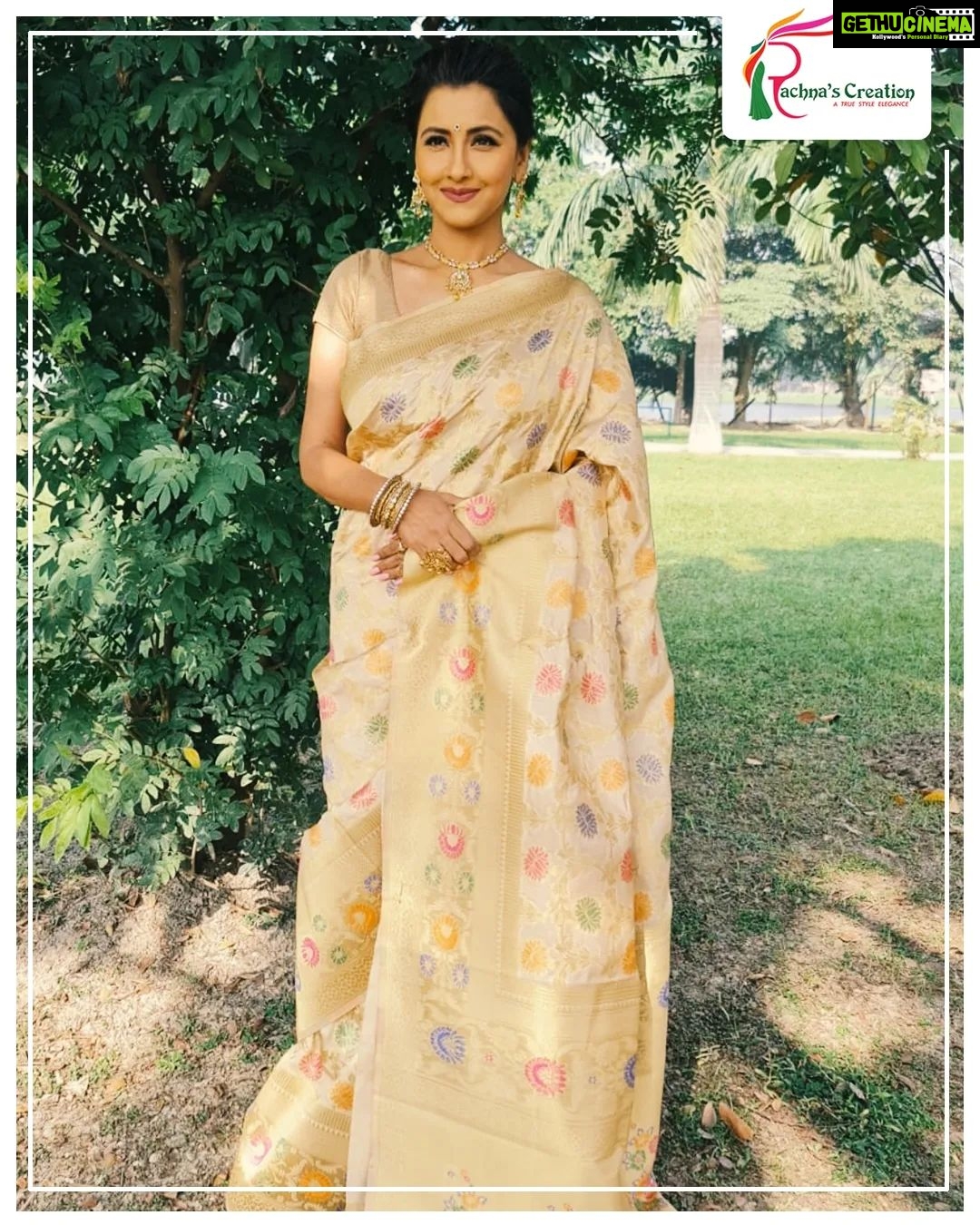 Rachna Banerjee Instagram - The intricate Katan Benarasi is surely a show stopper for its rich weave and gorgeous thread work made out of pure silk threads. A #MUSTBUY!! 🟢শাড়ী টাইপ : কাতান বেনারসী সিল্ক শাড়ী 🛒#ShopNow from Rachna's Creation! 🙌🏻Care: dry wash 📲𝐖𝐡𝐚𝐭𝐬𝐚𝐩𝐩 𝐨𝐧 𝟗𝟖𝟑𝟏𝟎𝟑𝟓𝟔𝟔𝟕 𝐭𝐨 𝐨𝐫𝐝𝐞𝐫 #RachnaBanerjee #Fashion #katansilk #katanbenarasi #Saree #IndianAttire #EthnicWear #EthnicAttire #Traditional #Fashionista #Style #StayStylish #StayFashionable #StyleStatement #OrderNow #BuyNow #Entrepreneur #Shopping #OnlineShopping #fashion #potd #ootd #ootdfashion #likeforlikes #lifestyle #india #facebookpost #Instagram