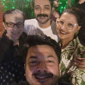 Rachna Banerjee Instagram - The most Dashing❤️ Handsome❤️ Charming❤️ Hero 
Thank you @prosenstar for the lovely evening...had a great time.
You are evergreen as always...
You have again proved it that 
LIFE STARTS AFTER 50
God bless you always
Love you always 💓 
Good to see my friends @senguptajisshu
@yourkoel
@mimichakraborty @ruman_ganguly

 #RachnaBanerjee #actress #entrepreneur #businesswomen #instagood #instalike #instagram #instapostoftheday #memories #goodvibes #goodtime #like #like4like #likesforlikesback #likeforfollow #follow #followers