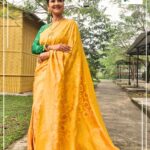 Rachna Banerjee Instagram – The adorable tanchoi benarasi sarees are gorgeous and traditional and made purely of silk. For every Puja or occasion, this is the best fit with the thread borders and the jacquard weaves
🟢History : The Tanchoi brothers from Gujarat introduced the art to the Indian weavers in Surat (Gujarat), and later the Varanasi weavers also started weaving these Sarees, in less expensive versions.
🙌🏻Care: Dry wash 📲𝐖𝐡𝐚𝐭𝐬𝐚𝐩𝐩 𝐨𝐧 𝟗𝟖𝟑𝟏𝟎𝟑𝟓𝟔𝟔𝟕 𝐭𝐨 𝐨𝐫𝐝𝐞𝐫
#RachnaBanerjee #Fashion #Saree #IndianAttire #EthnicWear #Traditional #Fashionista #Style #StayStylish #StayFashionable #StyleStatement #OrderNow  #OnlineShopping #fashion #potd #ootd #ootdfashion #likeforlikes #facebookpost #instagram #tanchoi #silk #benarasi