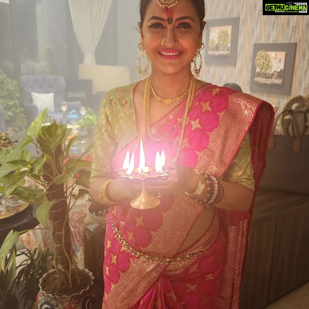 Rachna Banerjee - 42.3K Likes - Ganapati Bappa Morya ๐๐
May bappa bless all of us with courage to embrace new beginnings....
#instagood#instadaily#instalike
#instagram #instapostoftheday #RachnaBanerjee #ganapati #ganeshchaturthi #ganesha๐ #blessings #goodvibes #goodtime #positvevibes #likesforlikesback #like #likesforlike #happymoments #puja #happymoments #memories