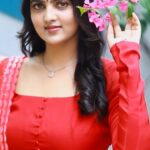 Radhika Preeti Instagram - Tanq so much fo all the love you guys have been showing me for 80's buildup..do watch in Theaters near you❤️ ❤️❤️loads n loads of love to all of yu ...🧿🥹 Costumes: @chakrabortymukta ❤️ Designed by :@nyaan.soundarya ❤️❤️ Shot by : @mohammed_niyamathulla❤️ #radhikapreethi #audiolaunch #80'sbuildup #gratitude #selflove #radhi #studiogreen #rp #instareels #instagood