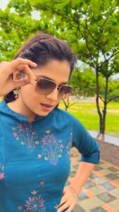 Raksha Gowda Instagram - 7.1 MILLION VIEWS 🤩🥰👧🏻🧔🏻@starmaa #gam #shoot #guppedanthamanasu #raksha #sunday #sundayfunday #sundayvibes #telugureels #trending #trendingreels #telugu #telugumemes #nazriya #teluguactor #dance Hyderabad