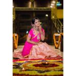 Raksha Gowda Instagram - 💫 MUA @harshithareddy_artistry Hair @veena_hairartistry Jewellery @gajraj_jewellers Location @mantra. Outfit @saanvikadesignerstudio Photography @pixasstudios