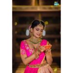 Raksha Gowda Instagram - Happy Deepavali 💫 MUA @harshithareddy_artistry Outfit @saanvika_collections_hyderabad Photography @pixasstudios Hair @veena_hairartistry Jewellery @gajraj_jewellers Flowers @aarayana_bridal_zone Location @mantra.luxuryweddings