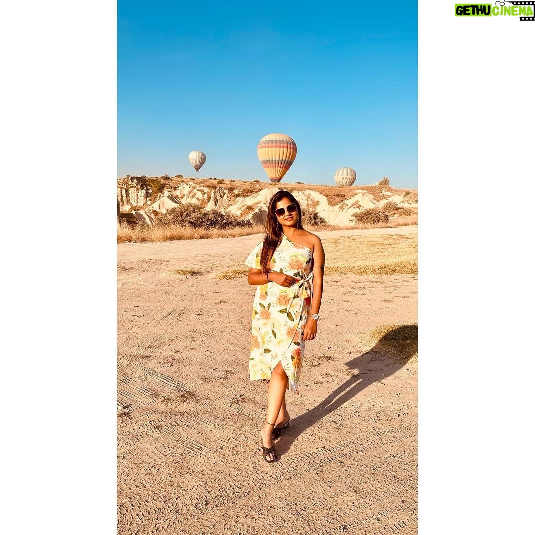 Raksha Gowda Instagram - Roses are red Violets are blue Oh, this hot air balloons symphony, I will never get over you 💕 Cappadocia / Türkiye
